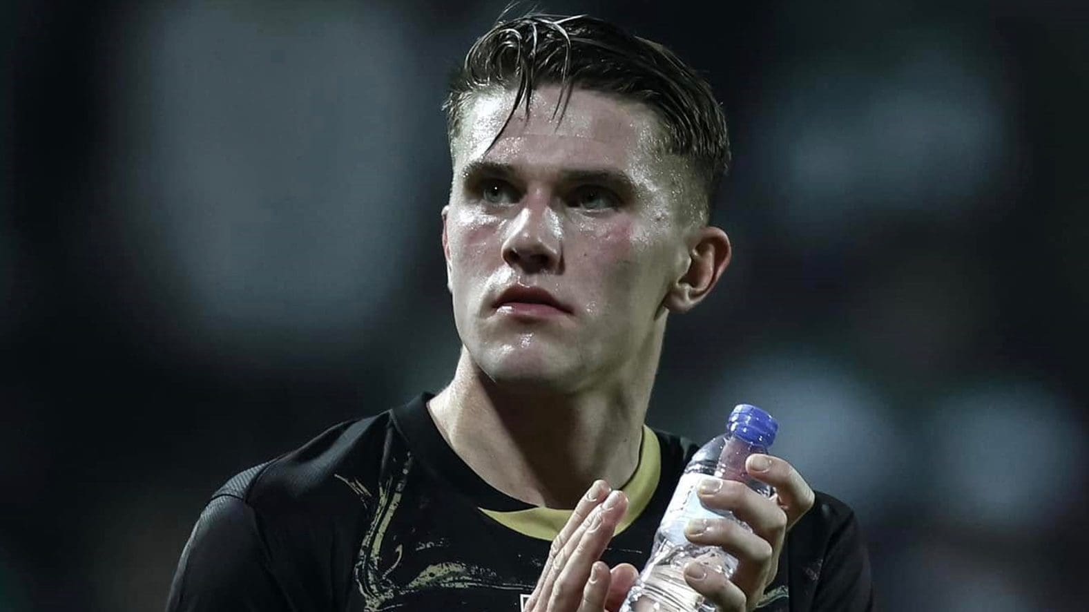 Rekordigazolással pótolhatja a Sporting Viktor Gyökerest