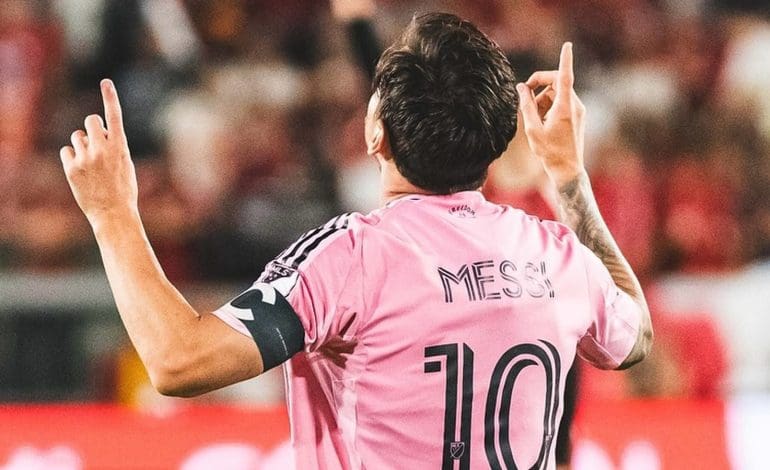 Megint mindenki Lionel Messi és Cristiano Ronaldo rivalizálásáról beszél