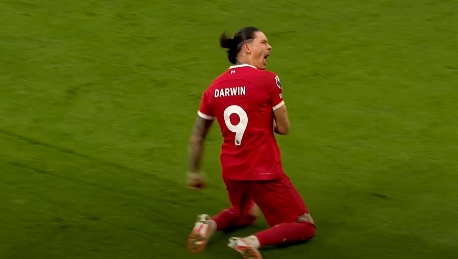 Döntöttek Liverpoolban, szenzációs, kié lesz a kilences mez – sajtóhír