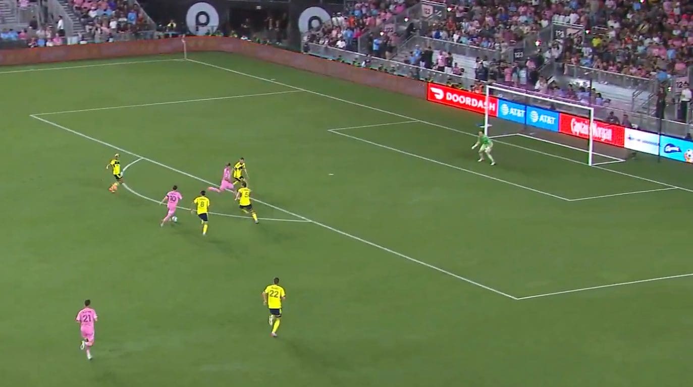 Padlót fogtunk Lionel Messi újabb varázslatát látva – videó