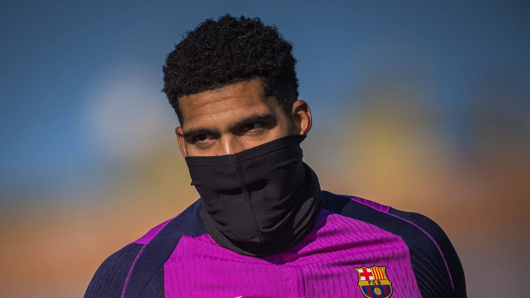 Ronald Araújo eladása után igazolna méregdrága klasszist az FC Barcelona