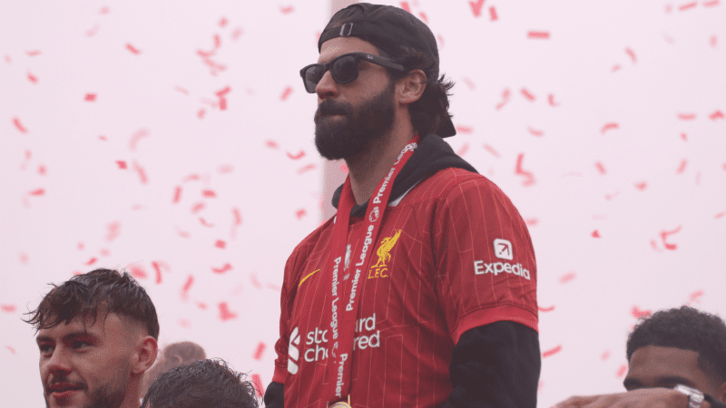 Corriere dello Sport: Alisson Becker hamarosan Bernardo Silva csapattársa lehet