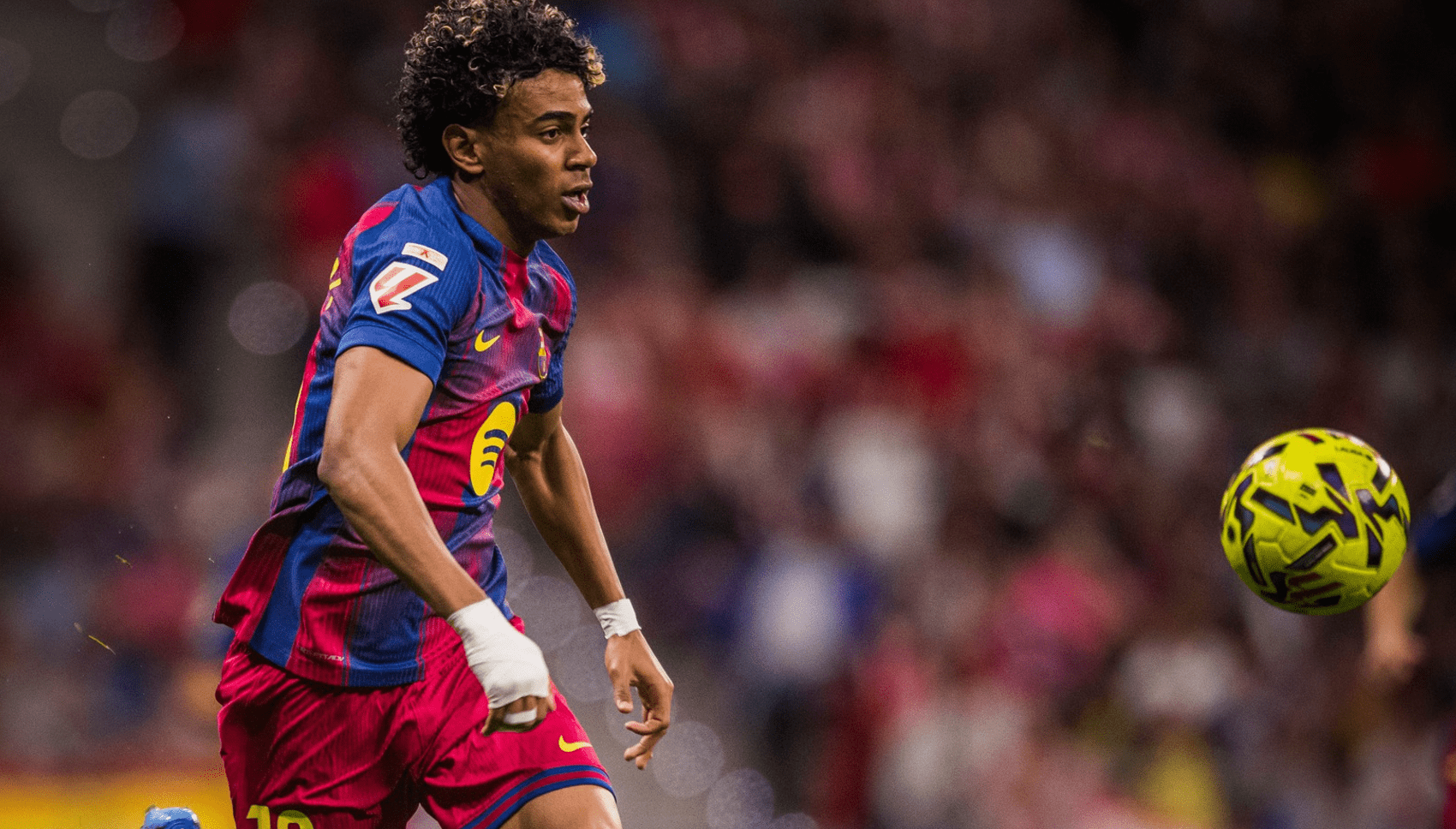 Jubileum, rekord, parádé: Lamine Yamal lábai előtt hever a világ